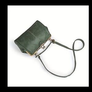 Elegant Green Leather Shoulder Bag